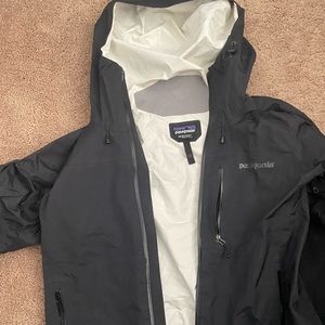 Men’s Patagonia Rain Jacket XS